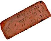 brique fabriquée à La Prairie, découverte à Saint-Constant